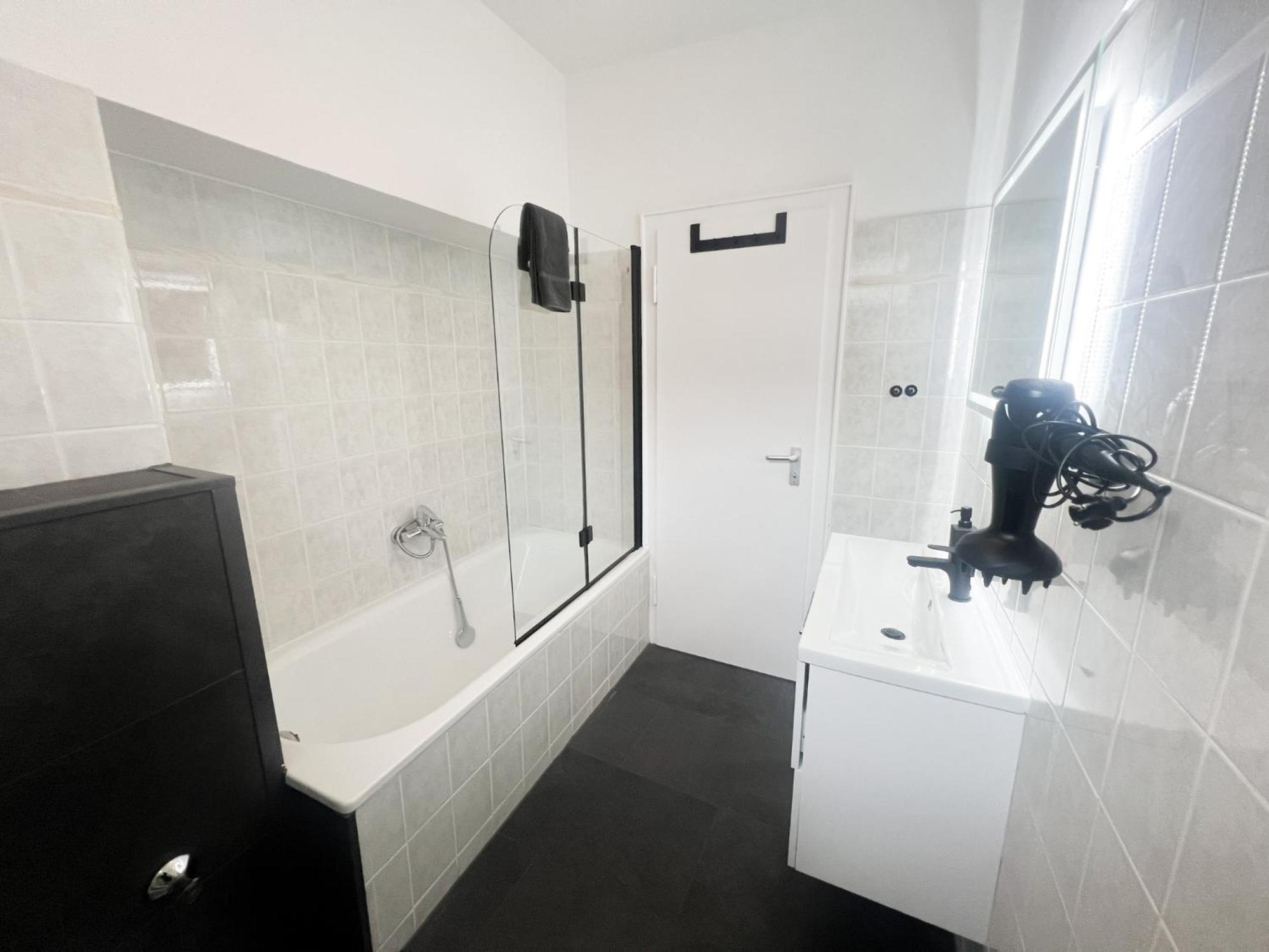 Vibehome Duesseldorf - Stadtmitte Bagian luar foto